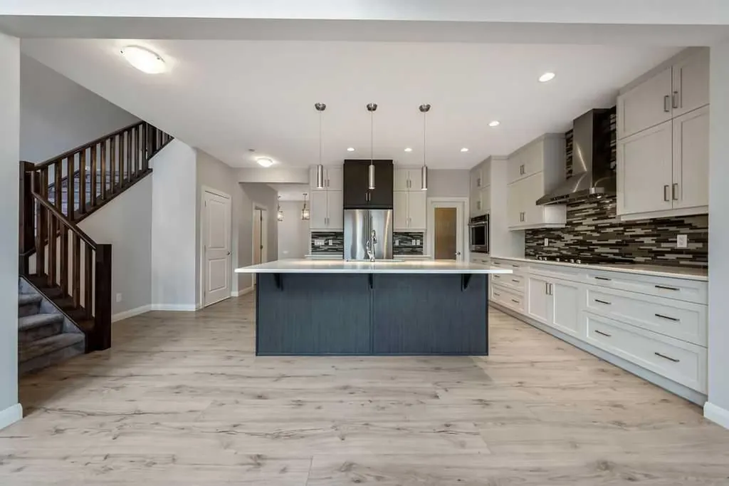 435 Evansglen Drive NW Calgary AB T3P 0P6