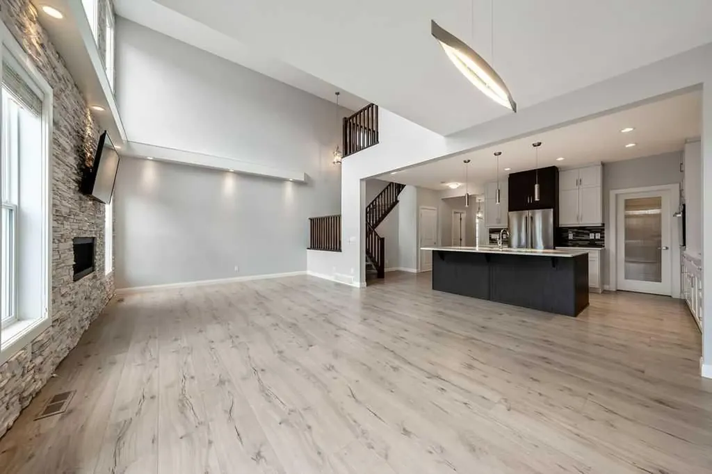 435 Evansglen Drive NW Calgary AB T3P 0P6