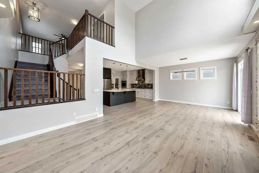 435 Evansglen Drive NW Calgary AB T3P 0P6