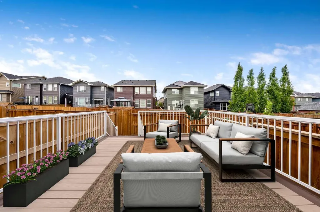 435 Evansglen Drive NW Calgary AB T3P 0P6