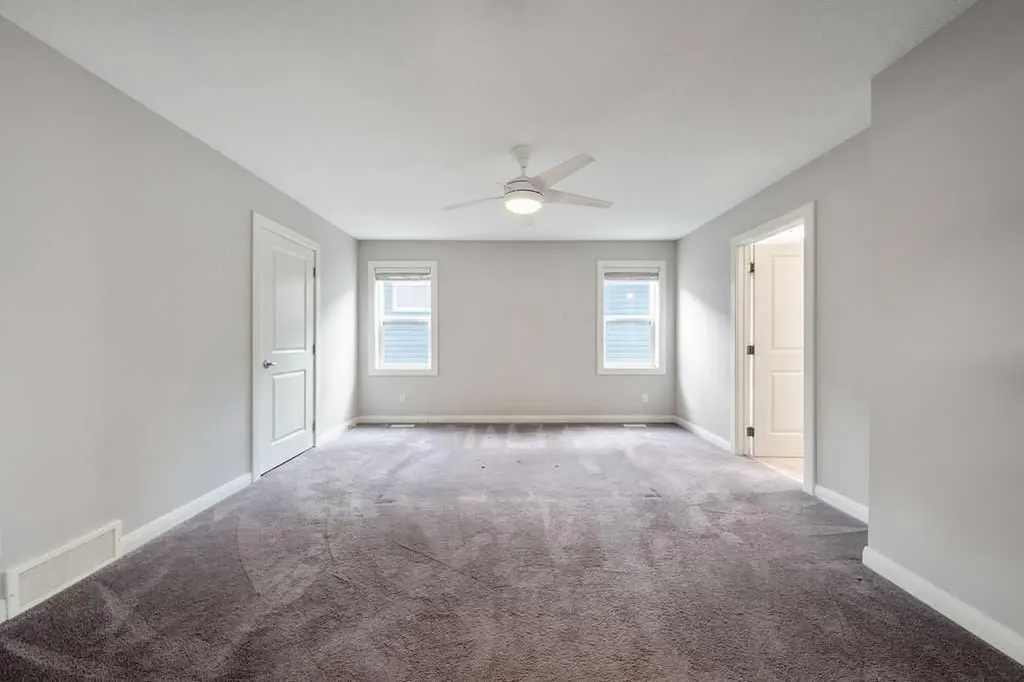 435 Evansglen Drive NW Calgary AB T3P 0P6