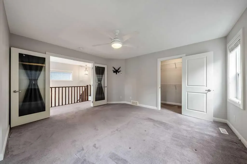 435 Evansglen Drive NW Calgary AB T3P 0P6
