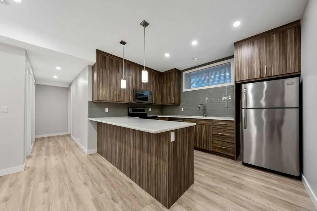 435 Evansglen Drive NW Calgary AB T3P 0P6