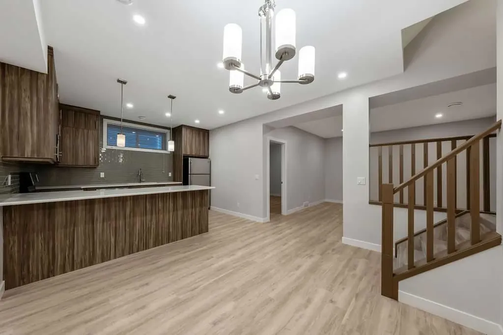 435 Evansglen Drive NW Calgary AB T3P 0P6