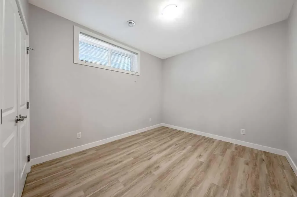 435 Evansglen Drive NW Calgary AB T3P 0P6