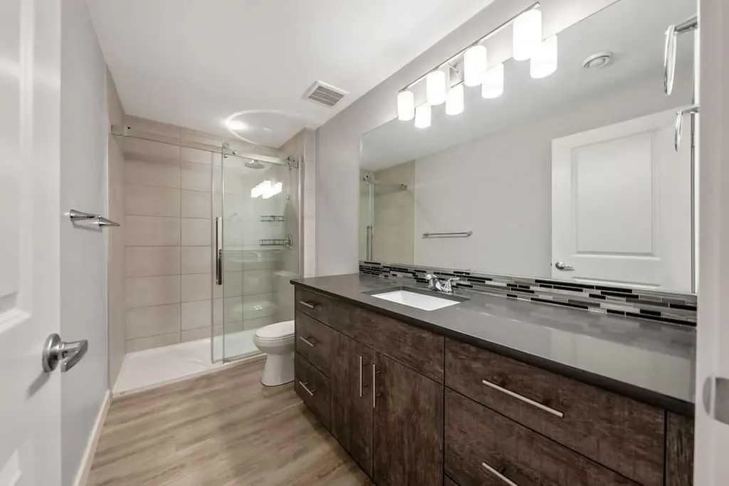 435 Evansglen Drive NW Calgary AB T3P 0P6