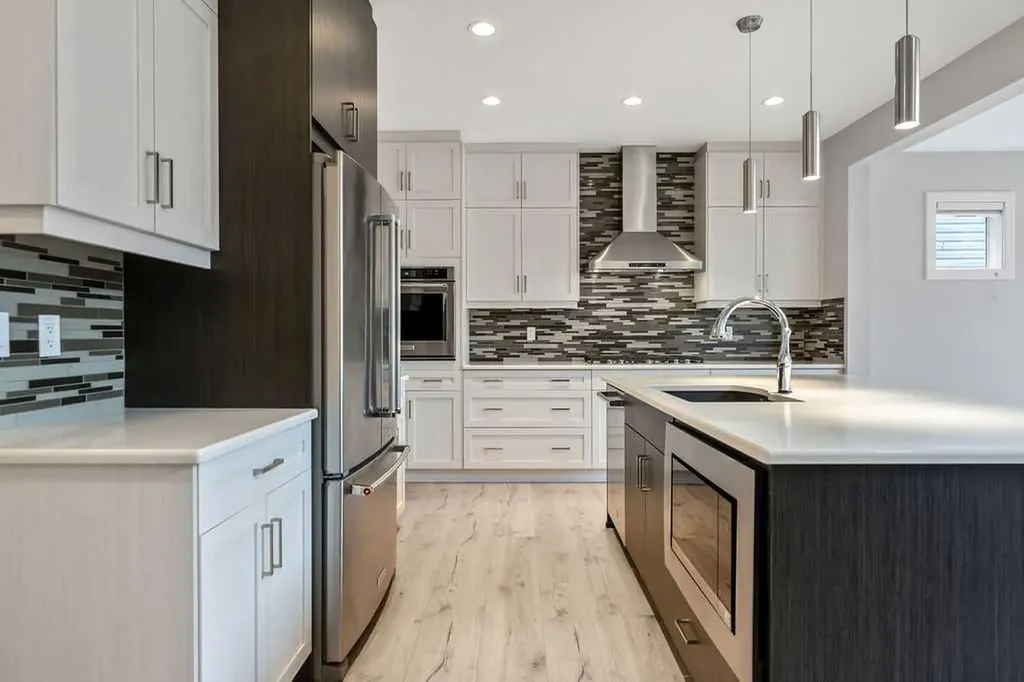 435 Evansglen Drive NW Calgary AB T3P 0P6