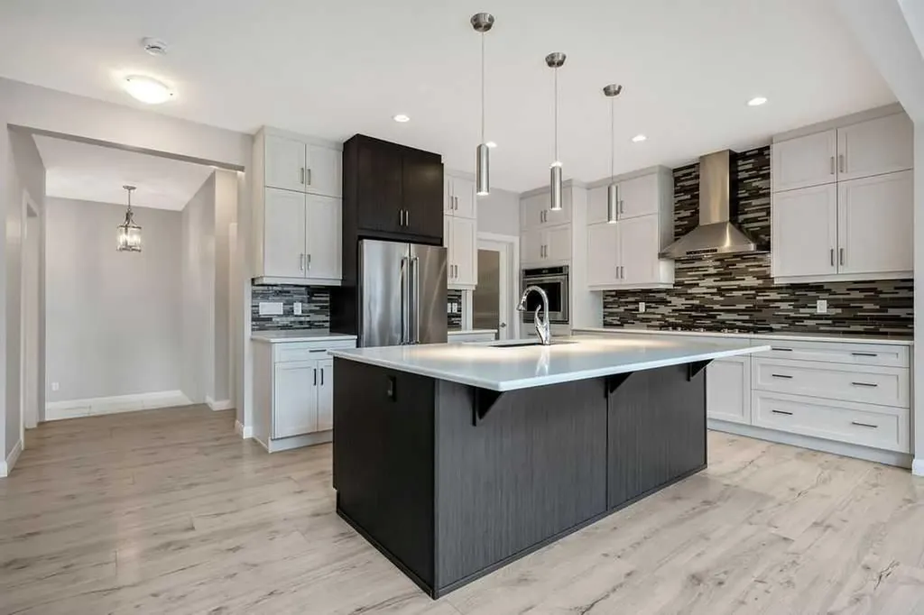435 Evansglen Drive NW Calgary AB T3P 0P6