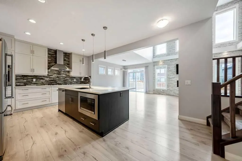 435 Evansglen Drive NW Calgary AB T3P 0P6