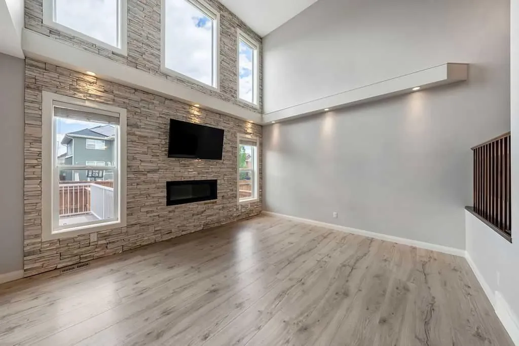 435 Evansglen Drive NW Calgary AB T3P 0P6
