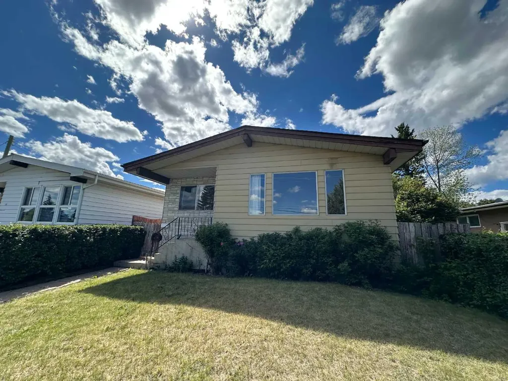 5406 54 Street Ponoka AB T4L 1L9