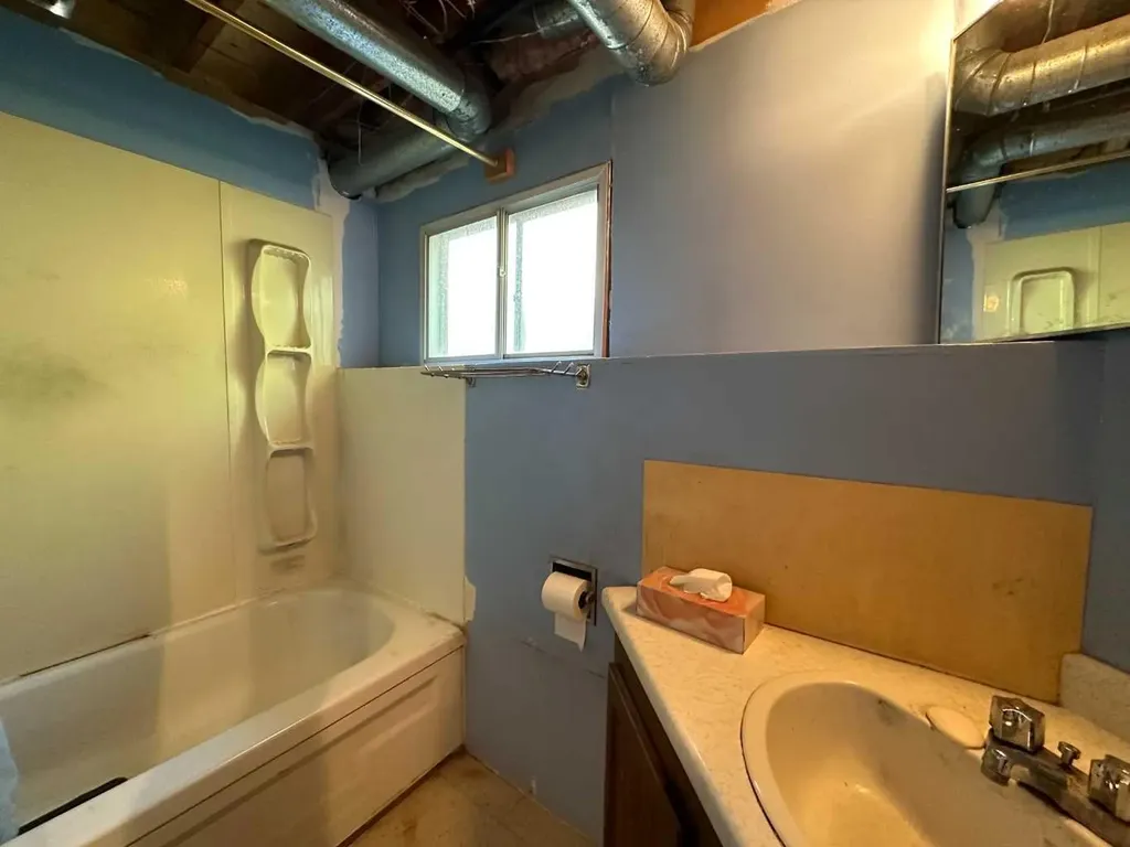 5406 54 Street Ponoka AB T4L 1L9