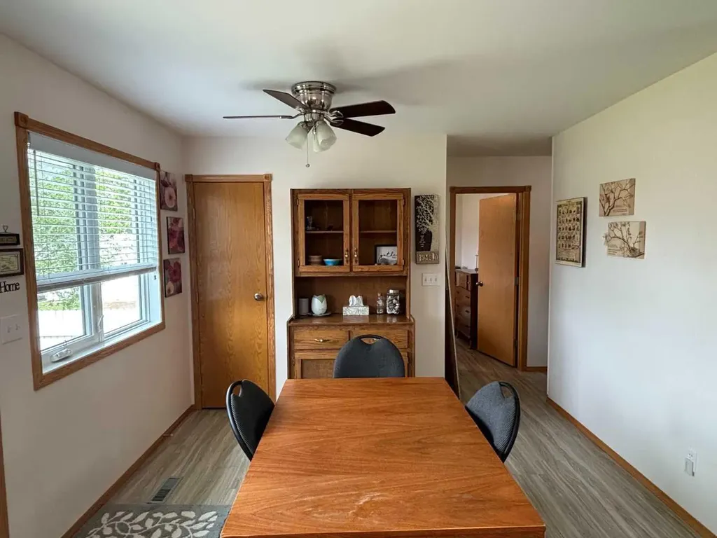 316 1 Street E Barnwell AB T0K 0B0