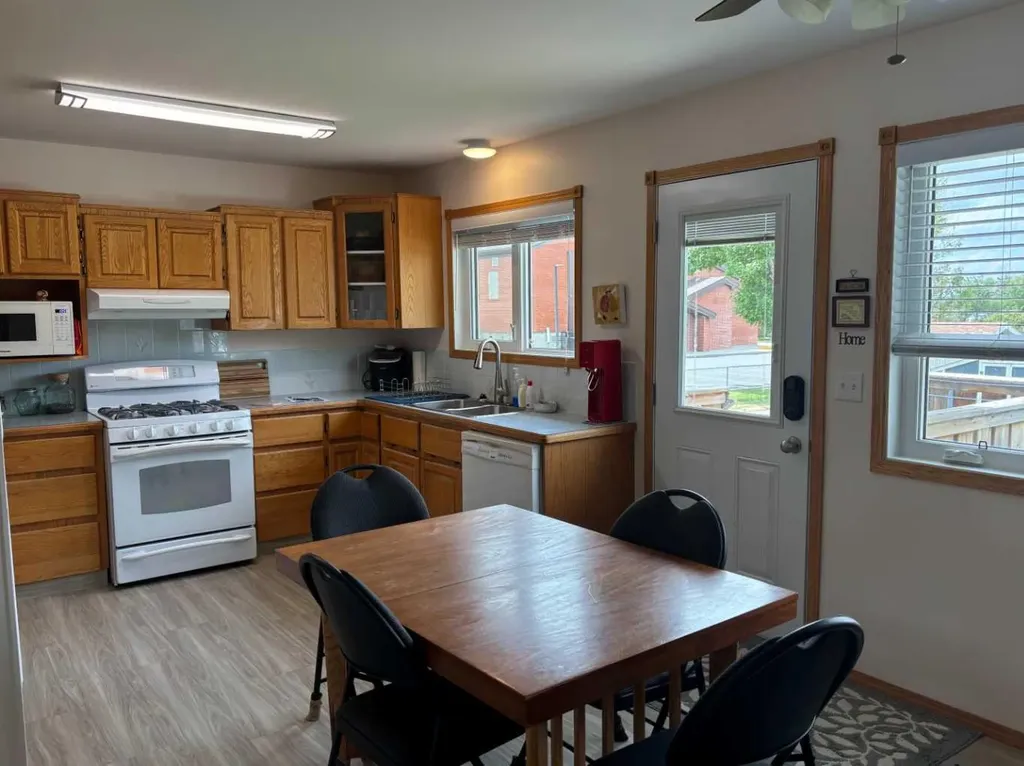 316 1 Street E Barnwell AB T0K 0B0
