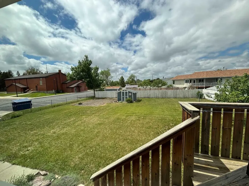 316 1 Street E Barnwell AB T0K 0B0