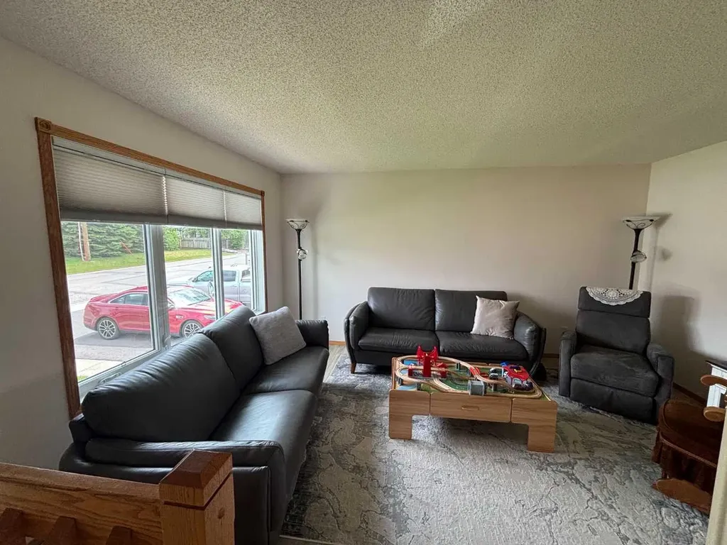 316 1 Street E Barnwell AB T0K 0B0