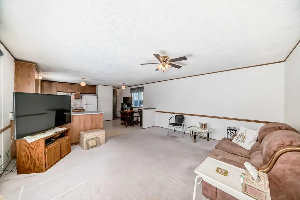 3223 83 Street NW Calgary AB T3B 5N7
