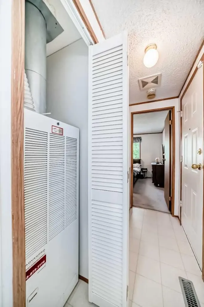 3223 83 Street NW Calgary AB T3B 5N7
