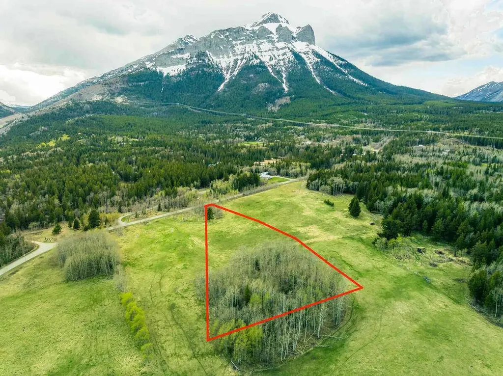 3019 Tecumseh Road Rural Crowsnest Pass AB T0K 0M0