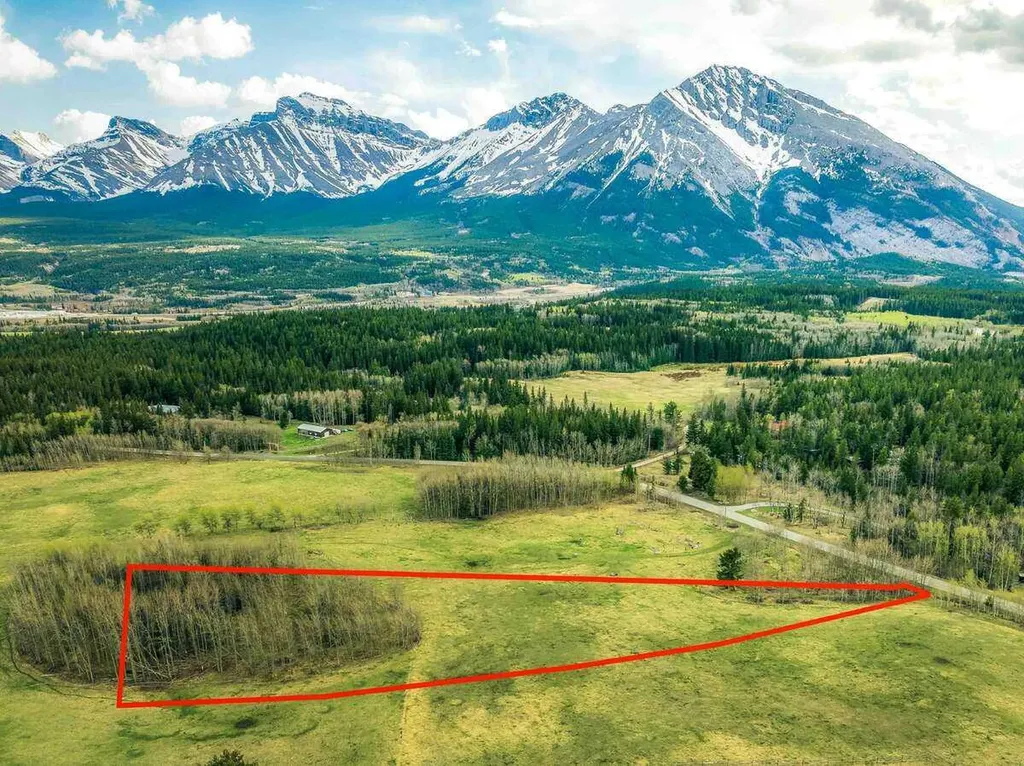 3019 Tecumseh Road Rural Crowsnest Pass AB T0K 0M0