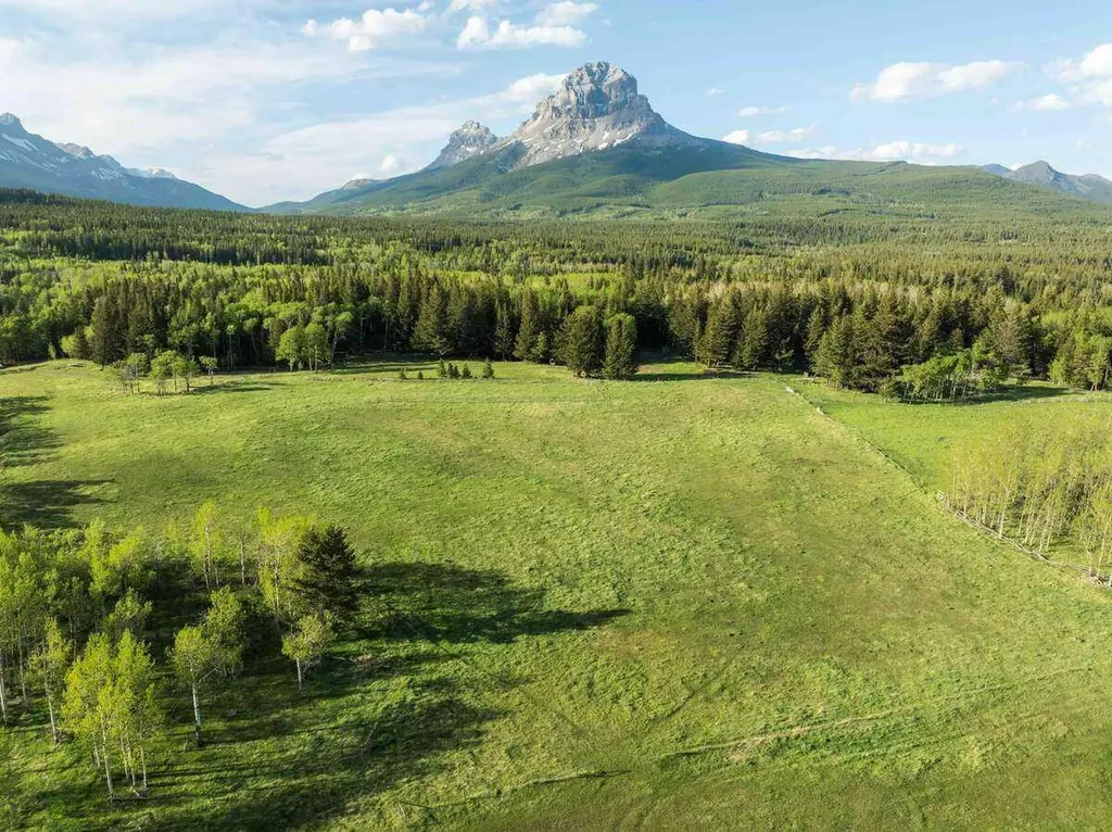 3019 Tecumseh Road Rural Crowsnest Pass AB T0K 0M0