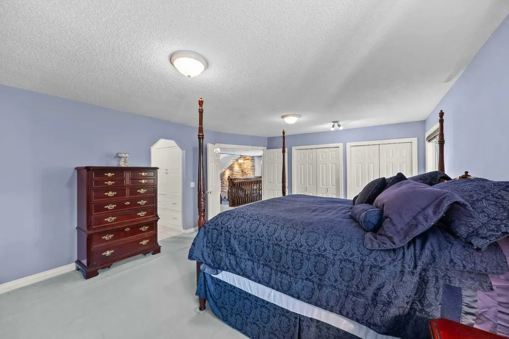 7 Biggar Heights Bay Rural Rocky View County AB T3R 1H4