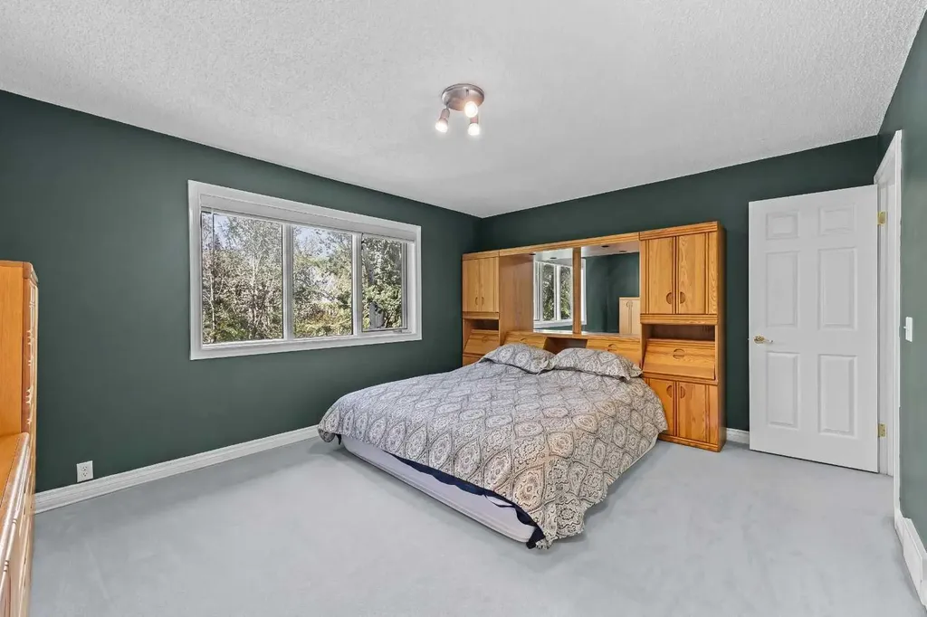 7 Biggar Heights Bay Rural Rocky View County AB T3R 1H4