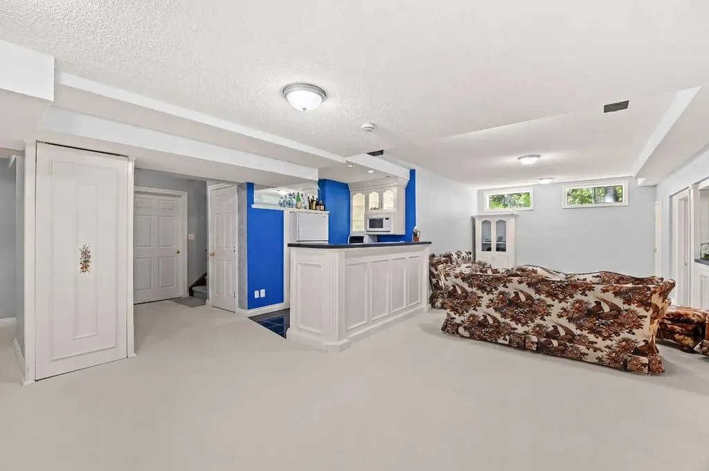 7 Biggar Heights Bay Rural Rocky View County AB T3R 1H4
