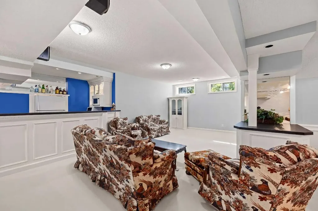 7 Biggar Heights Bay Rural Rocky View County AB T3R 1H4