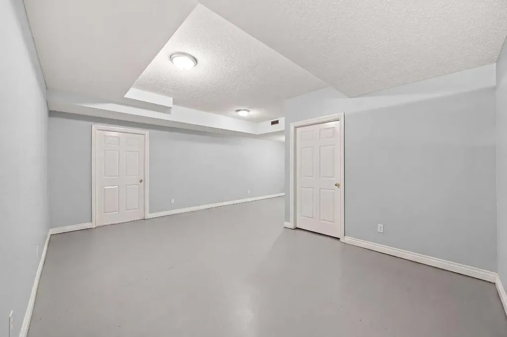 7 Biggar Heights Bay Rural Rocky View County AB T3R 1H4