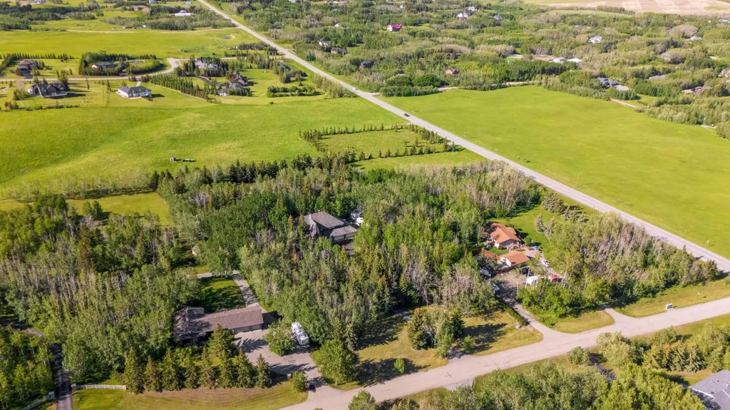 7 Biggar Heights Bay Rural Rocky View County AB T3R 1H4