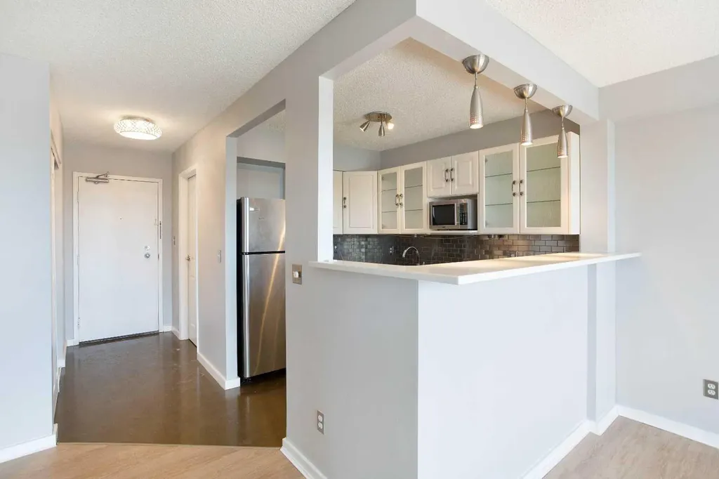 1414 5 Street SW Calgary AB T2R 0Y8