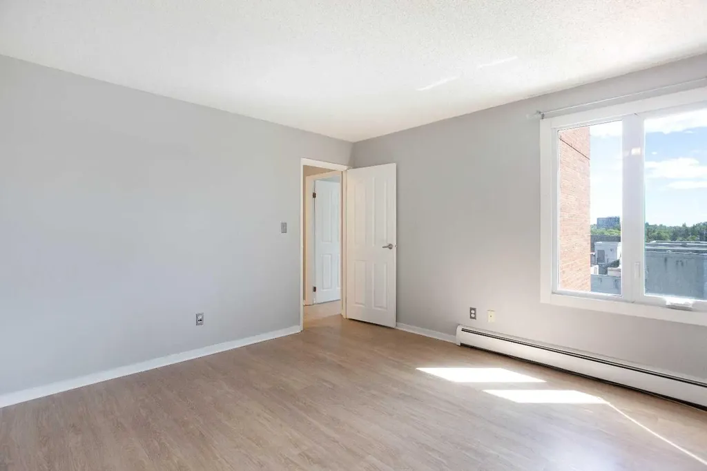 1414 5 Street SW Calgary AB T2R 0Y8