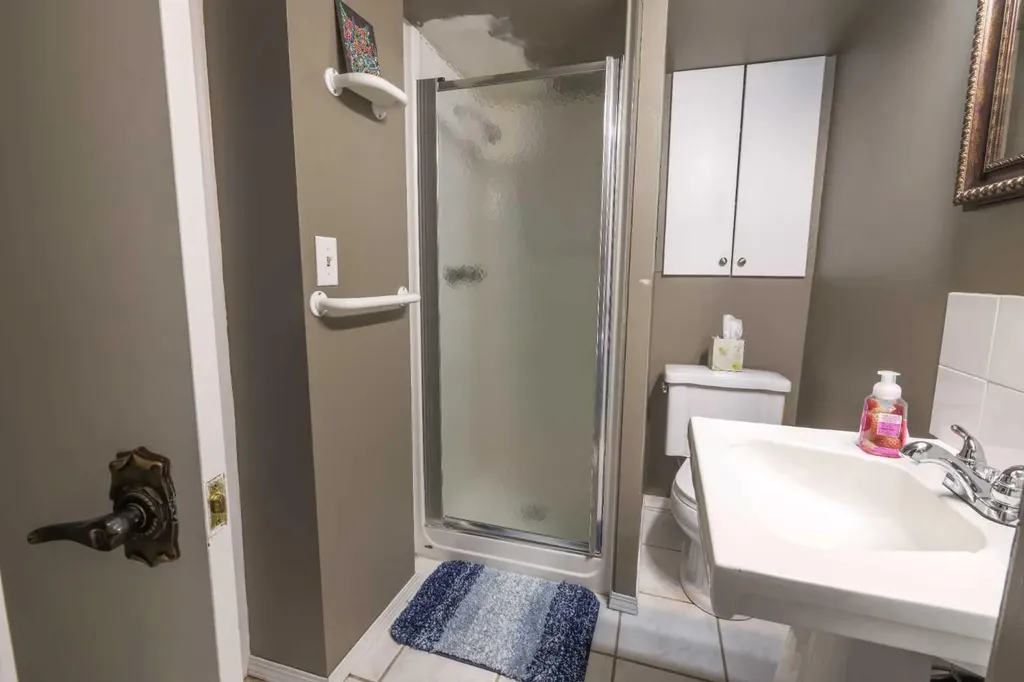 5739 55 Street Rocky Mountain House AB T4T 1J7