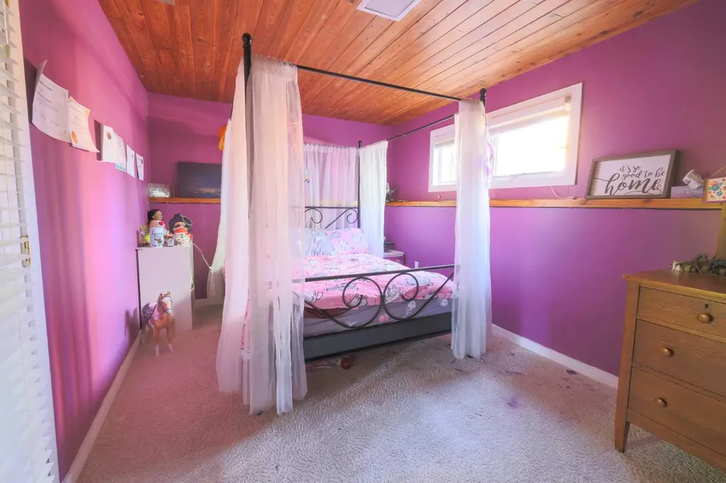 5739 55 Street Rocky Mountain House AB T4T 1J7