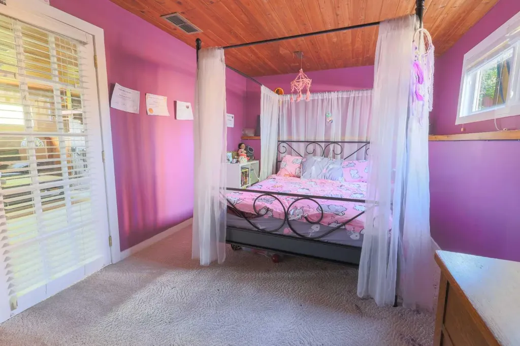 5739 55 Street Rocky Mountain House AB T4T 1J7