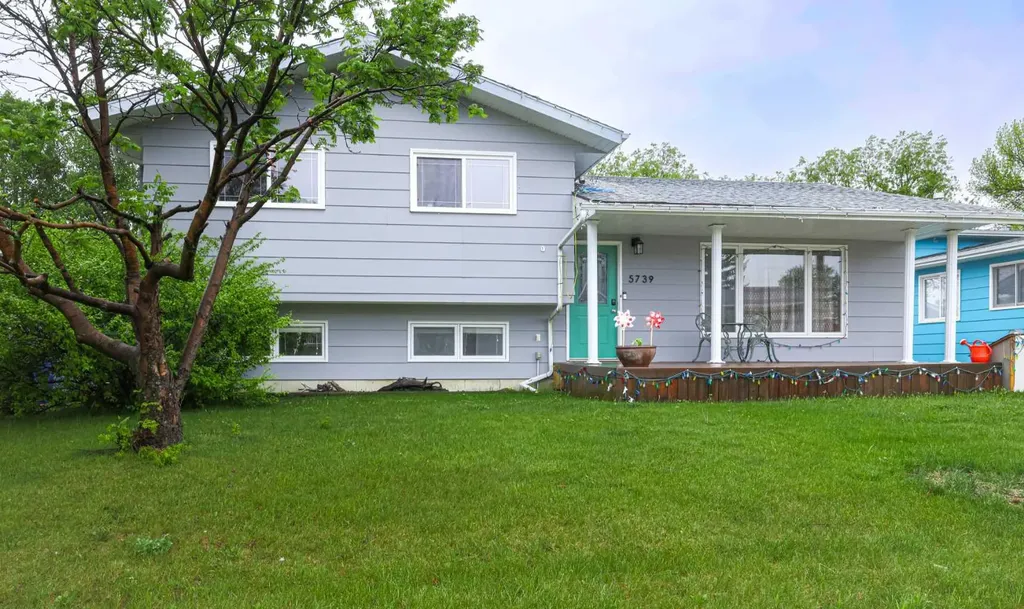 5739 55 Street Rocky Mountain House AB T4T 1J7