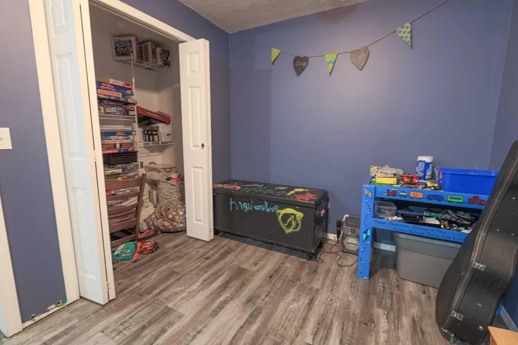 5739 55 Street Rocky Mountain House AB T4T 1J7