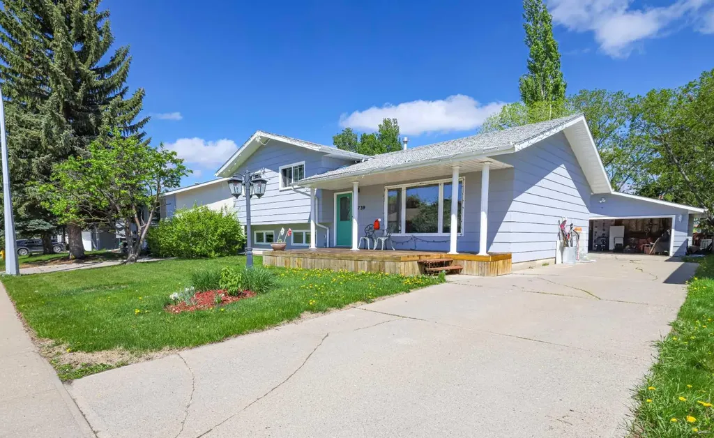 5739 55 Street Rocky Mountain House AB T4T 1J7