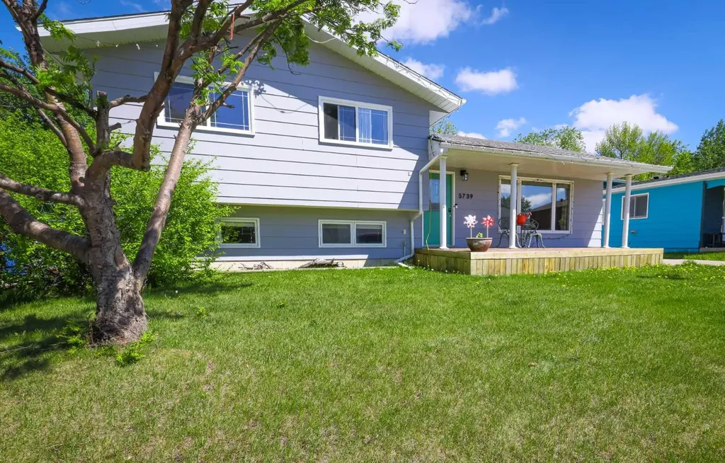 5739 55 Street Rocky Mountain House AB T4T 1J7