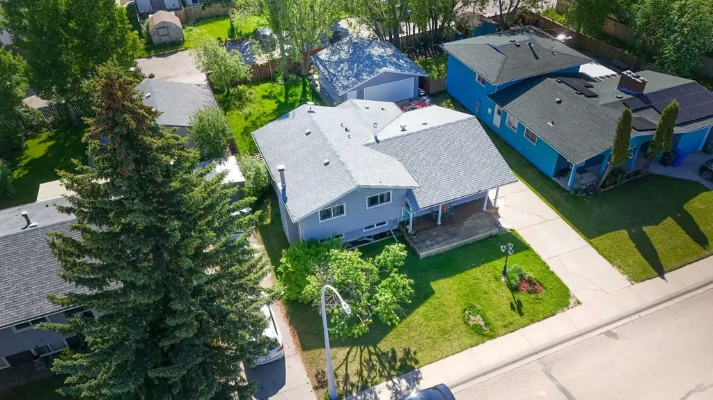 5739 55 Street Rocky Mountain House AB T4T 1J7