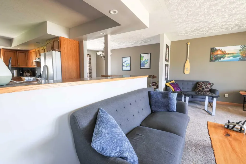 5739 55 Street Rocky Mountain House AB T4T 1J7