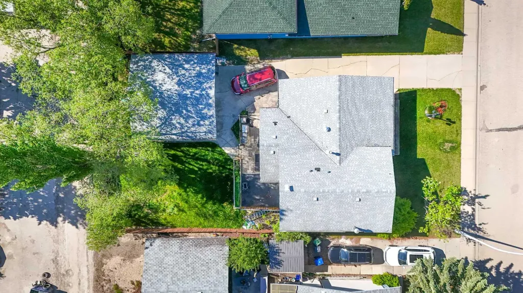 5739 55 Street Rocky Mountain House AB T4T 1J7