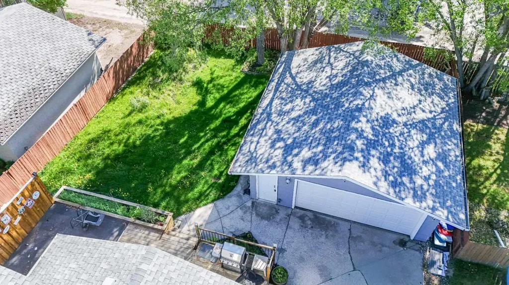 5739 55 Street Rocky Mountain House AB T4T 1J7