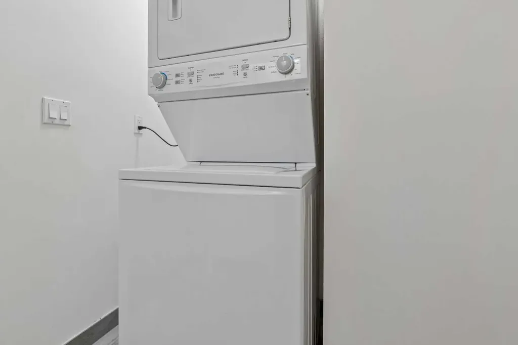 2505 17 Avenue SW Calgary AB T3E 7V3