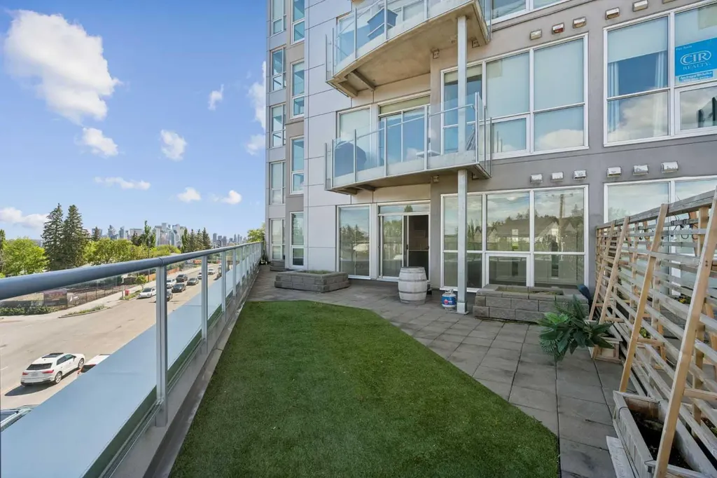 2505 17 Avenue SW Calgary AB T3E 7V3