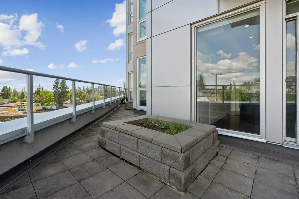 2505 17 Avenue SW Calgary AB T3E 7V3