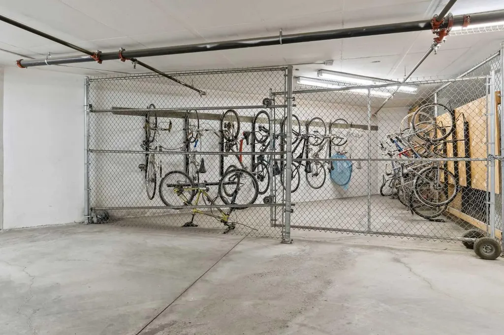 2505 17 Avenue SW Calgary AB T3E 7V3
