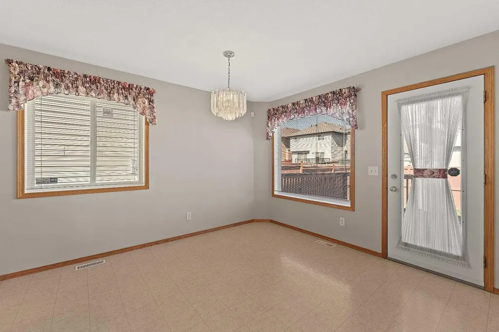 126 Saddleridge Close NE Calgary AB T3J 4X1