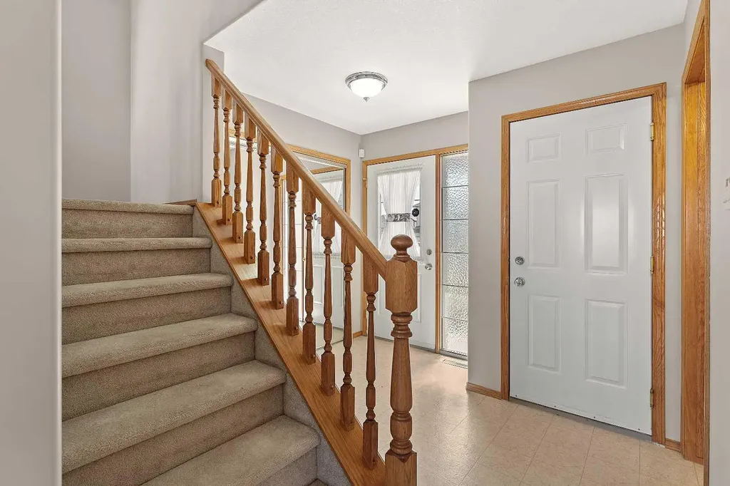 126 Saddleridge Close NE Calgary AB T3J 4X1